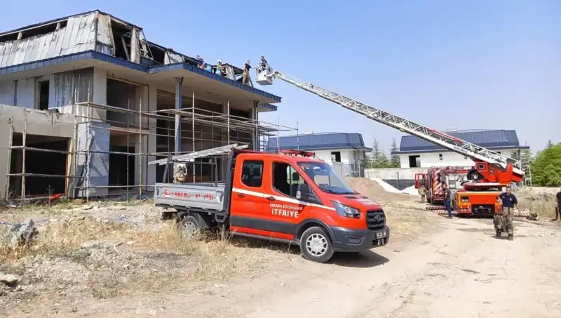 Ankara Gölbaşı'nda Villalarda Yangın: İtfaiye Seferber Oldu