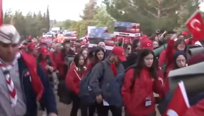 Çanakkale Zaferi'nin 110. Yılında 57. Alay Vefa Yürüyüşü Tüyleri Diken Diken Etti