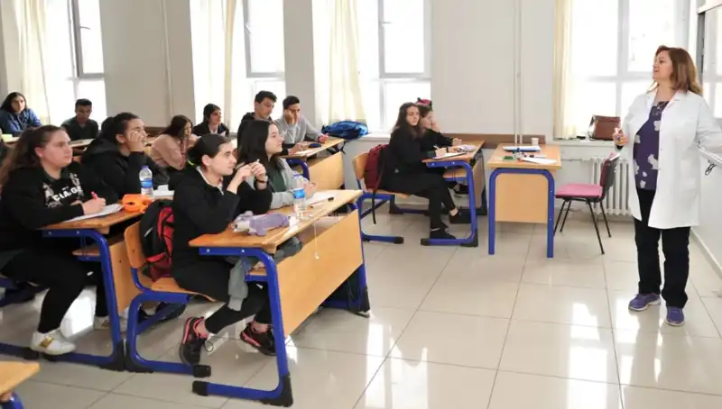 2025 MEB Lise Kayıt Tarihleri Açıklandı: LGS Süreci ve Detaylar Burada!