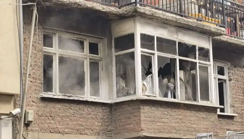 Bursa'da Korkutan Yangın! 2 Katlı Ev Alev Alev Oldu