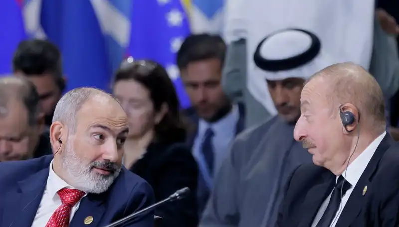 Aliyev ve Paşinyan, Barış Görüşmeleri İçin Tarihi Buluşmalarını Gerçekleştiriyor