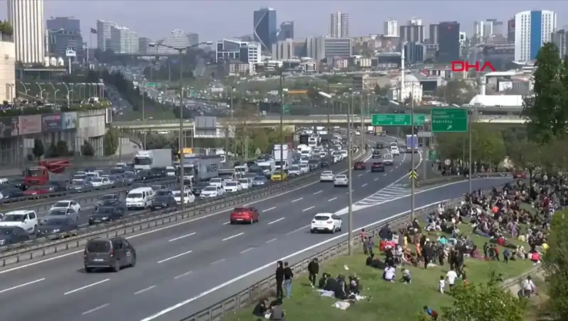 Deprem Sonrası Şehirdeki Trafik Yoğunluğu Yüzde 56 Arttı: Nedenleri ve Sonuçları