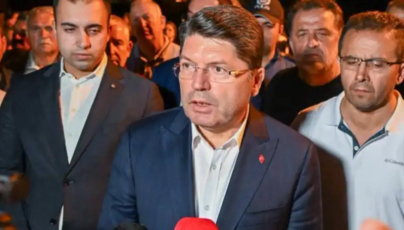 Bursa Orman Yangınında FETÖ Bağlantısı İddiaları ve Bakan Tunç'tan Açıklama