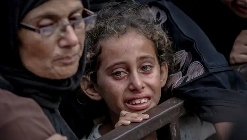 Gazze'de Savaşın Zorlukları: İsrail Askerinin İddialı Eylemi Dikkat Çekiyor