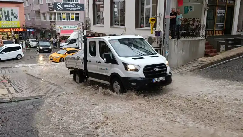 Aniden Yağmur: 10 Dakikada Sıfırdan Su Baskınlarına Dönüşen Yağışlar