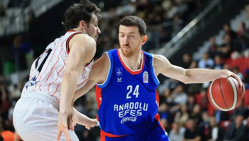 Anadolu Efes, Euroleague'de Şampiyonluk Yolu İçin Kritik Maçta!
