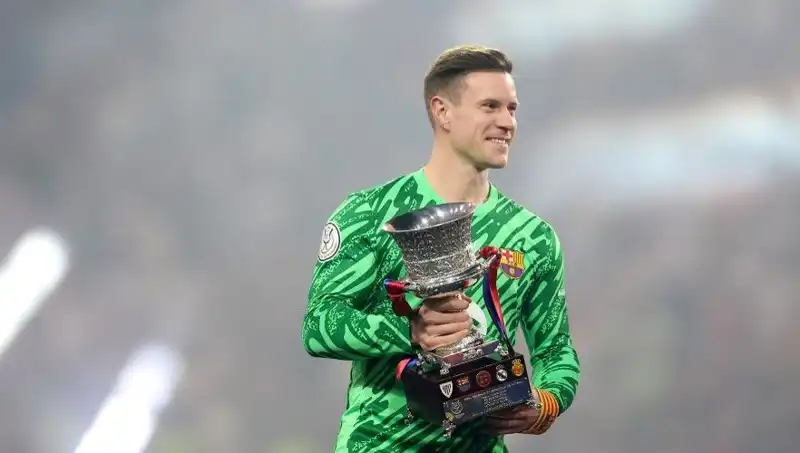 Barcelona’nın Kalecisi Ter Stegen Sakatlıktan Dönüyor: Taraftarlar Heyecanla Bekliyor