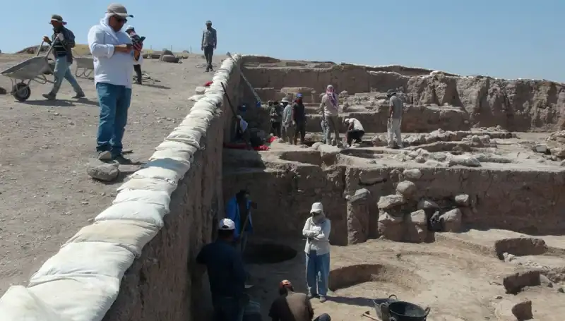 Kilis'te Tarihin Derinliklerine İnen Kazılar, Sıcak Havaya Rağmen Devam Ediyor
