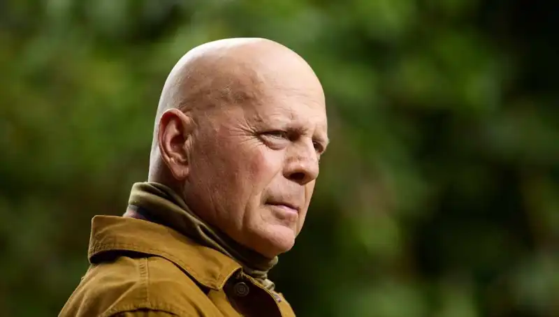 Bruce Willis'in Afazi Hastalığı: Belirtileri ve Nedenleri Nelerdir?
